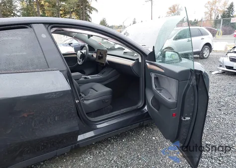 2025 Tesla Model Y Long Range Dual Motor Rear-Wheel Drive from USA, damaged, VIN 7SAYGDED5SF258801